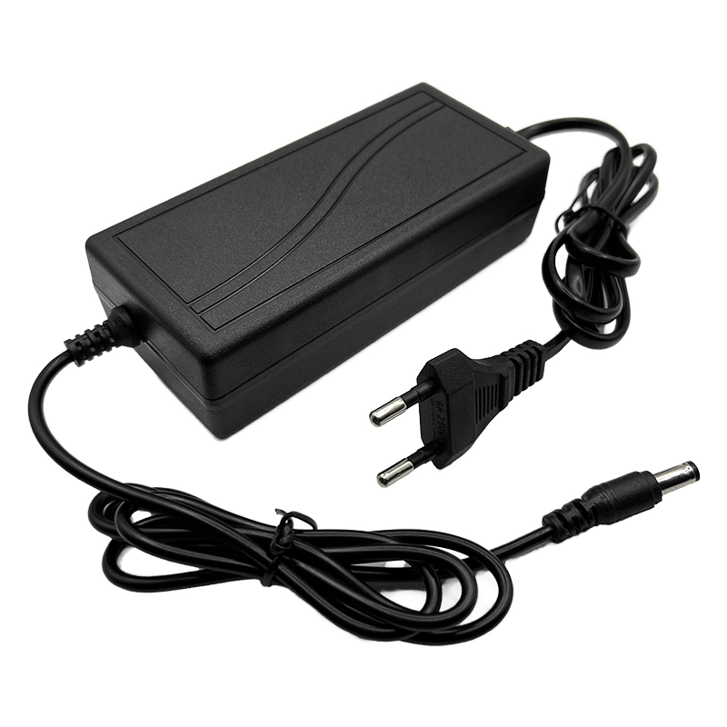 محول طاقة سطح المكتب 12 فولت 3 أمبير